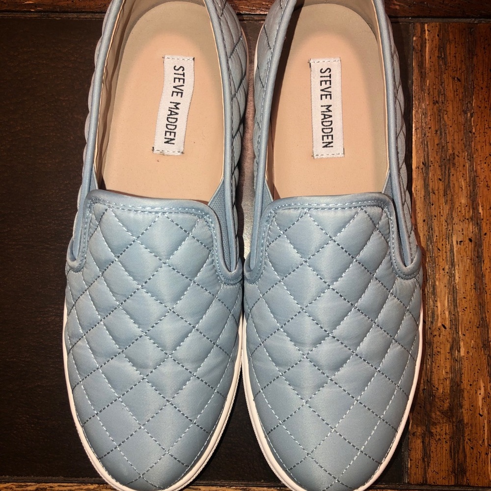 SOLD! Steve Madden slip on sneaker